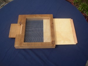 screened-bottom-board